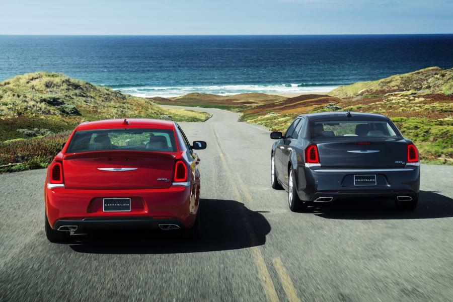  Chrysler 300C Platinum 2015 года  (фото 19 из 47)